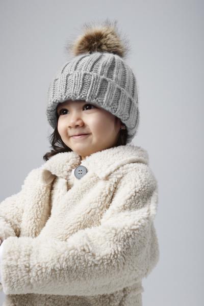Dětská  zimní čepice s bambulí0