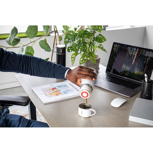  Dvouplášťová láhev z nerezové oceli COMANECI3