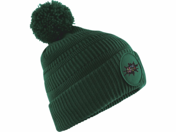  Kvalitní Zimní čepice s bambulí a vlastním potiskem2