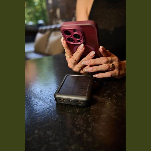 NO1 Solární powerbanka Crete 10.000 mAh6