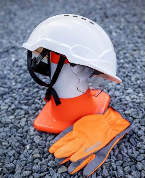 Přilba PAB WH1-0 s integrovaným zorníkem1