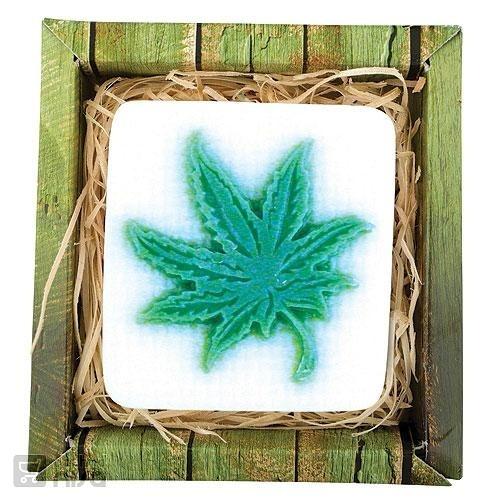 RUČNĚ VYRÁBĚNÉ MÝDLO - LIST CANNABIS0