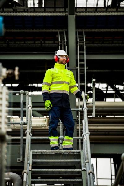 Zimní reflexní nehořlavá bunda1