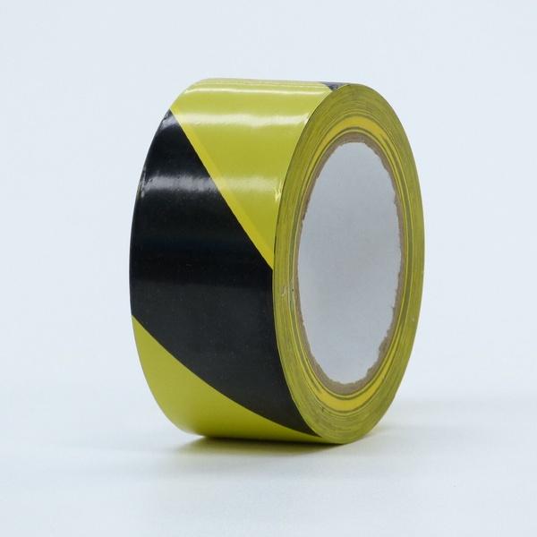 páska výstražná PVC žlutočerná LEVÁ0